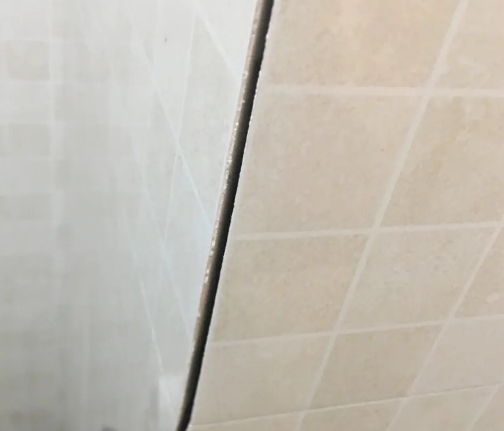 城北瓷砖空鼓维修公司分享阳台瓷砖脱落的修复过程可以分为以下几个步骤